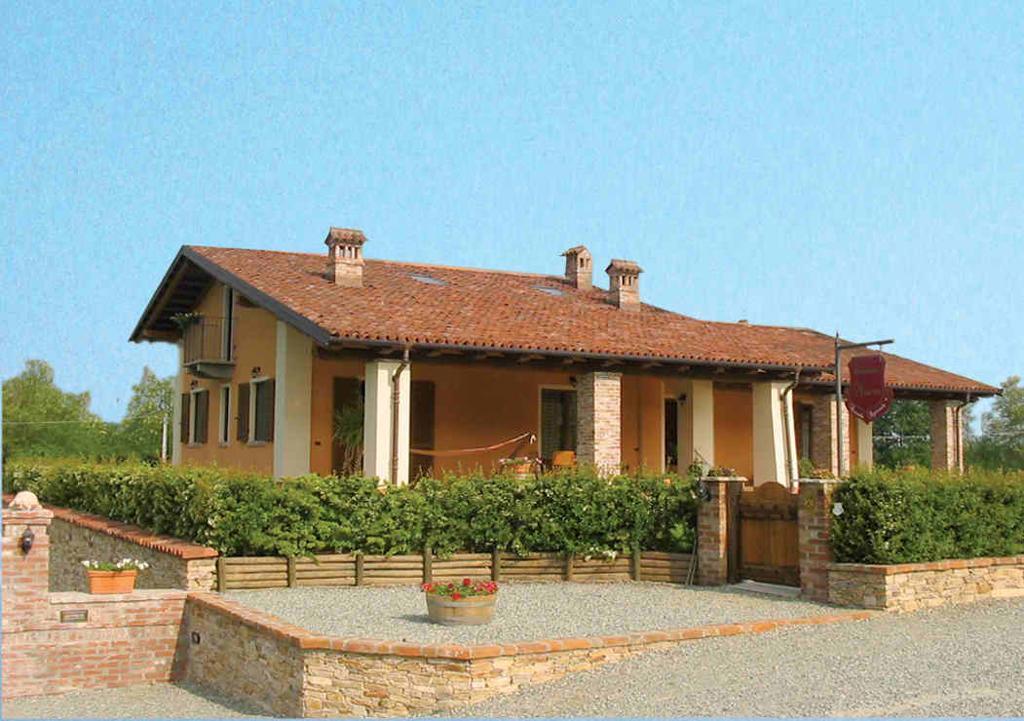 Agriturismo Il Nido Di Bacco Villa Saluzzo Bagian luar foto